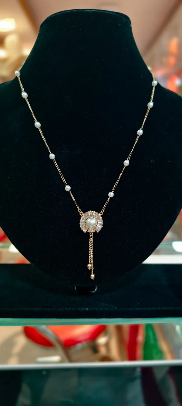 Gold_Alloy_Chain_For_Women