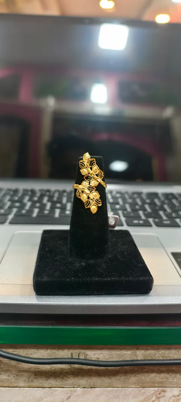 Gold_Alloy_Ring_For_Women