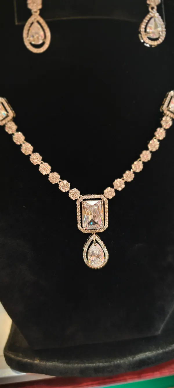 Silver_Alloy_Necklace_For_Women