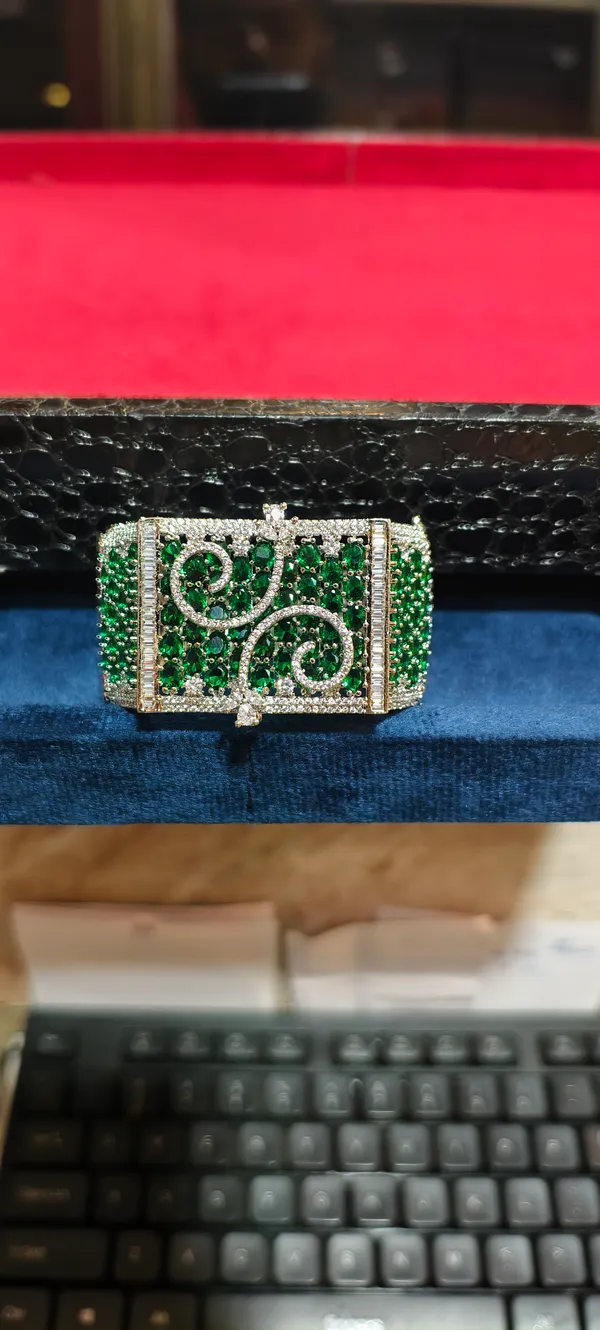Silver_Alloy_Bracelet_For_Women