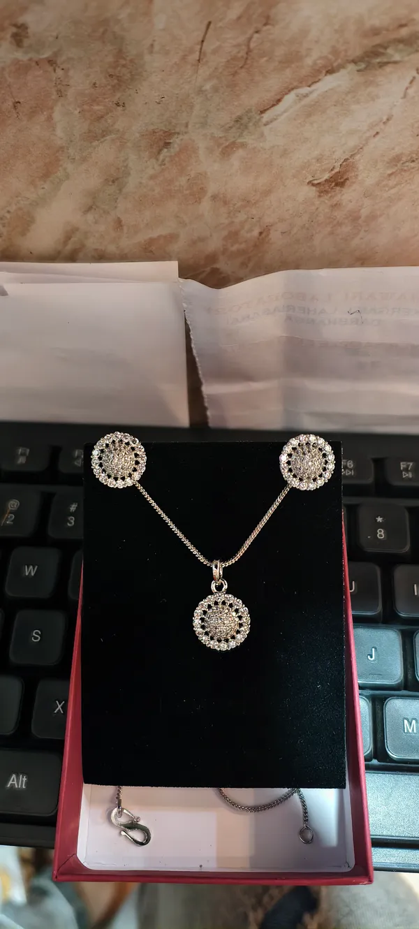 Silver_Alloy_Chain_Pendent_For_Women