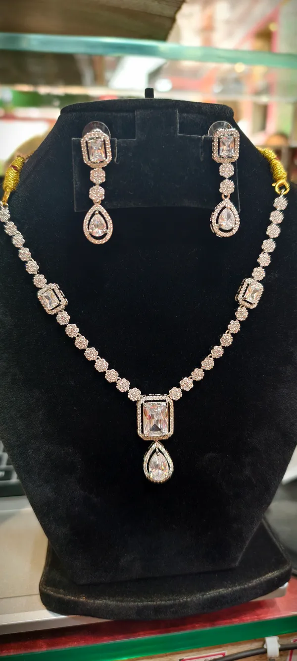 Silver_Alloy_Necklace_For_Women