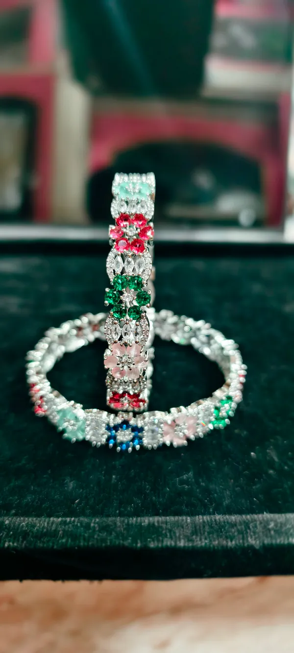 Silver_Alloy_Bangle_For_Women