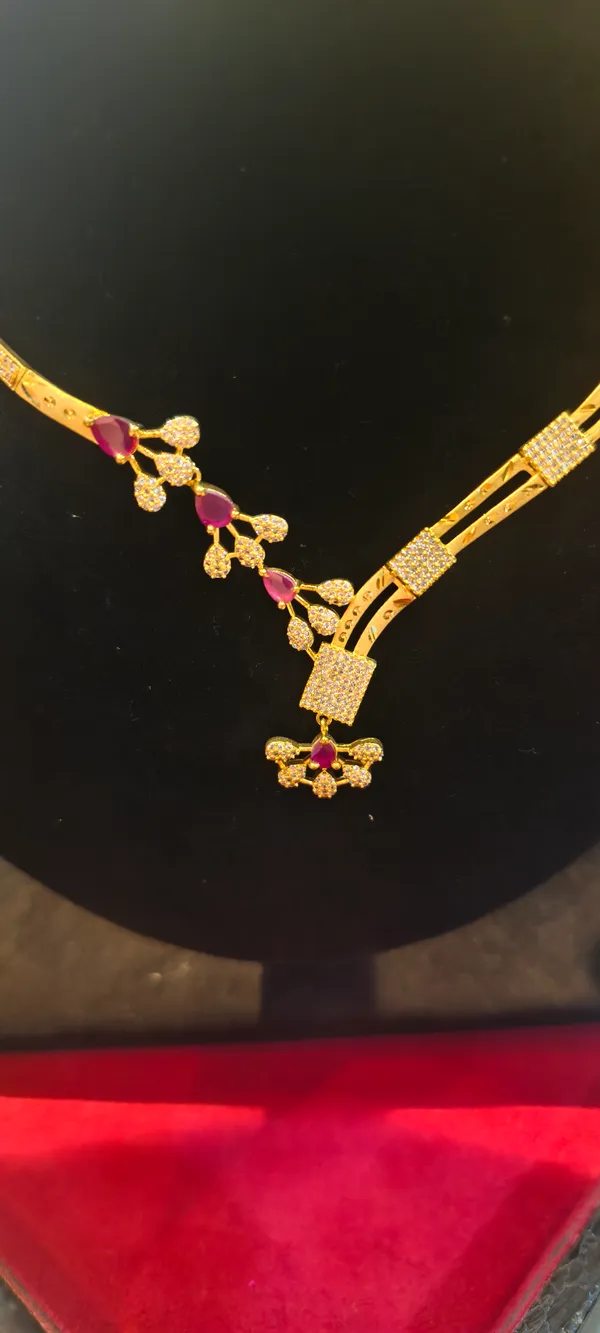 Gold_Alloy_Necklace_For_Women