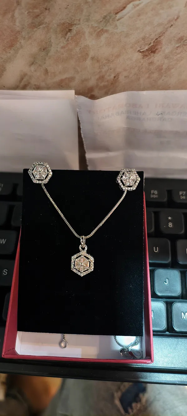 Silver_Alloy_Chain_Pendent_For_Women