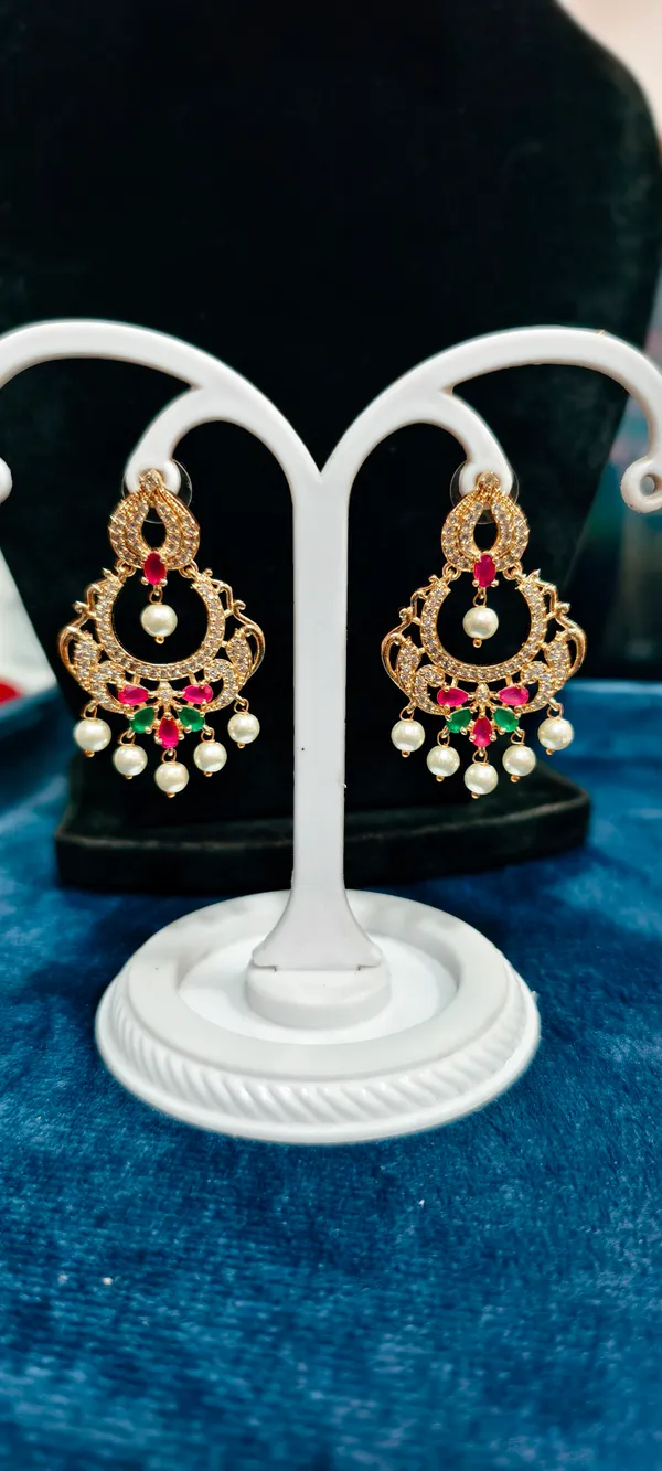 Gold_Alloy_Earring_For_Women