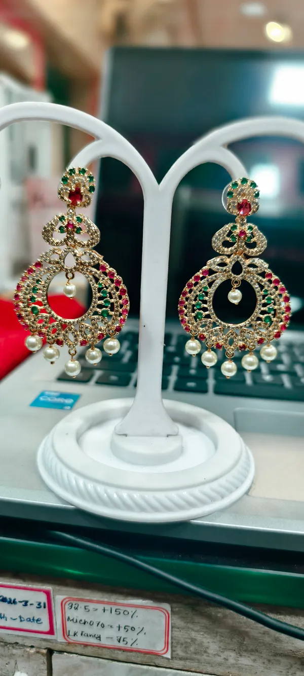 Gold_Alloy_Earring_For_Women