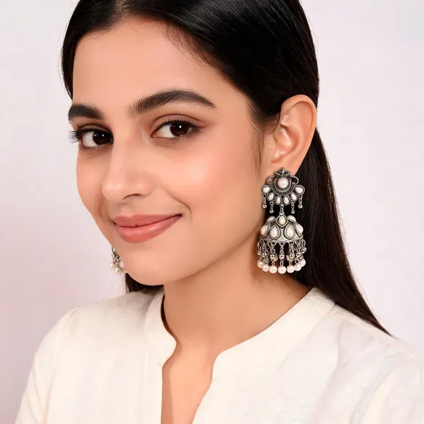 Silver_Oxidised_Alloy_Pearl_Jhumka_Earrings_For_Women