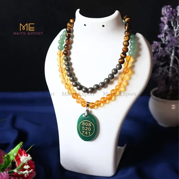 Multicolour_Beaded_Layered_Necklace_With_Green_Pendant