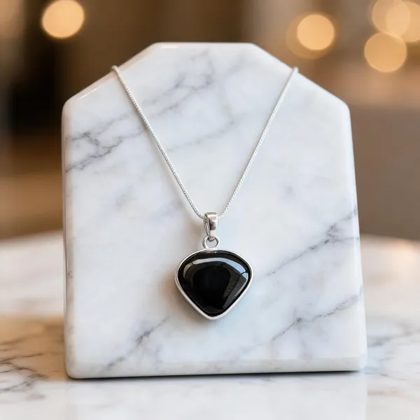 Silver_Tone_Black_Heart_Pendant_Necklace_For_Women