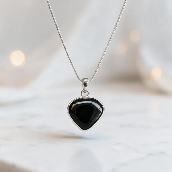 Silver_Tone_Black_Heart_Pendant_Necklace_For_Women