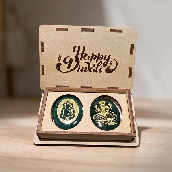Crystal_Agate_Festive_Ganesha_Lakshmi_Coin_Set_In_Wooden_Box