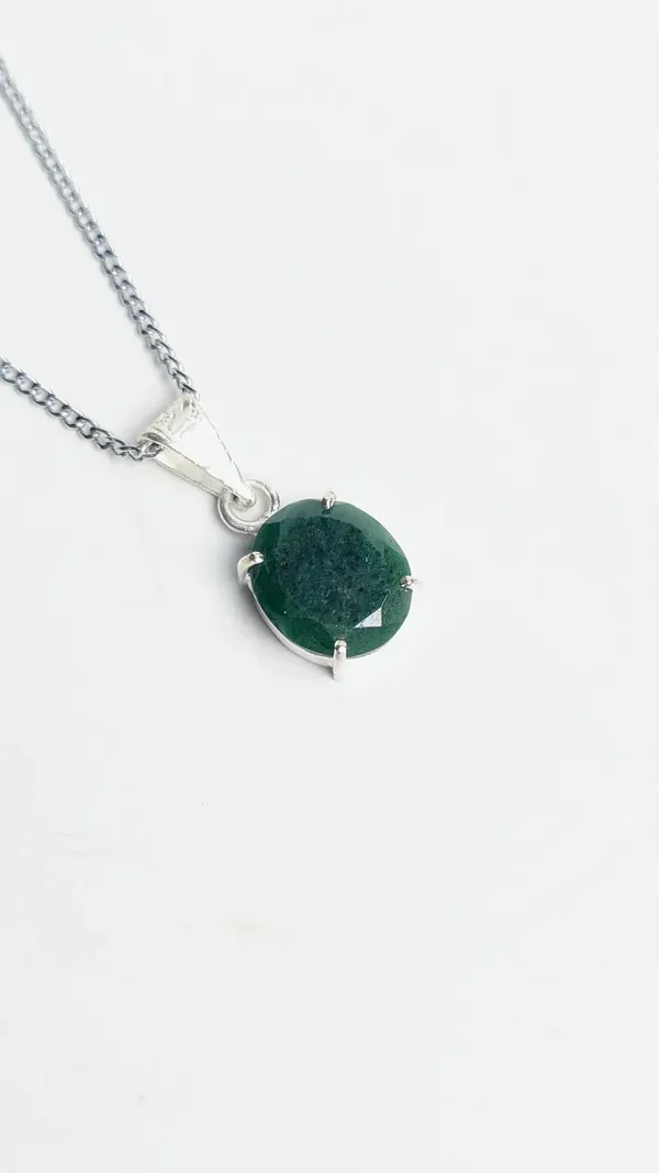 Silver-Tone_Green_Stone_Pendant_Necklace_For_Women