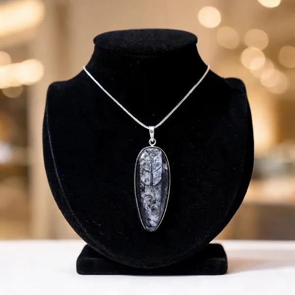 Grey_Polished_Stone_Pendant_Necklace_For_Women