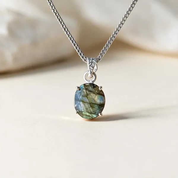 Silver_Labradorite_Crystal_Oval_Pendant_Necklace