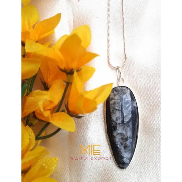 Grey_Polished_Stone_Pendant_Necklace_For_Women