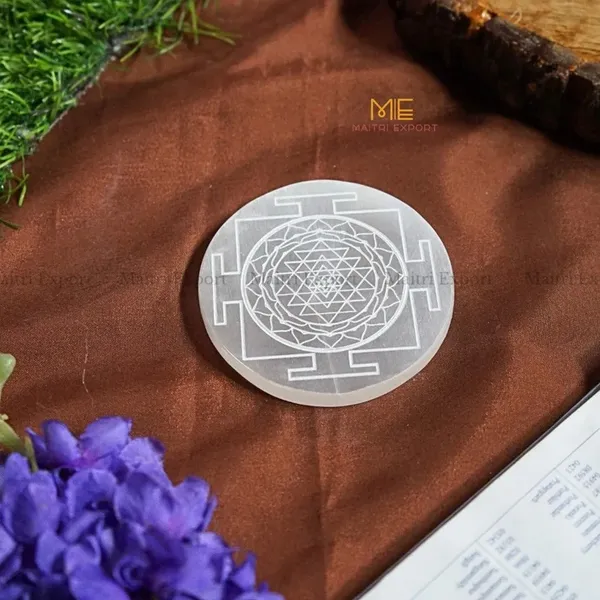 Selenite_Spiritual_Shree_Yantra_Engraved_Round_Disc_Plate