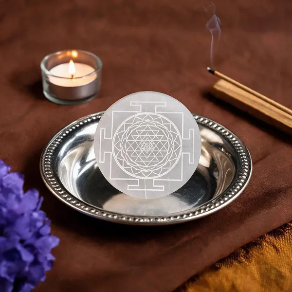 Selenite_Spiritual_Shree_Yantra_Engraved_Round_Disc_Plate