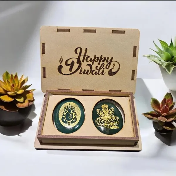 Crystal_Agate_Festive_Ganesha_Lakshmi_Coin_Set_In_Wooden_Box