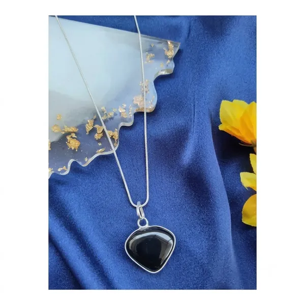 Black_Tourmaline_Heart_Protection_&_Grounding_Pendant