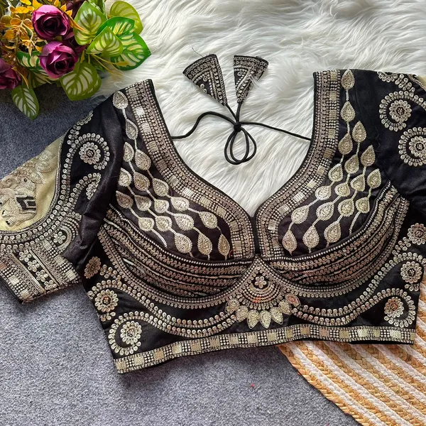 Bridal_blouse_Rani_Cut_Work_Heavy_Gold_Jari_Work_Bridal_Blouse