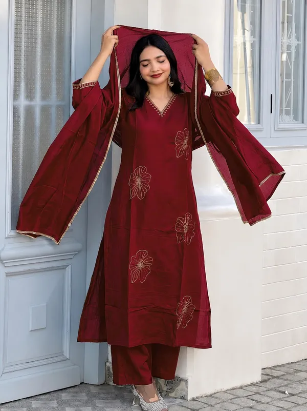 Maroon_Roman_Silk_Embroidered_Kurti_Pant_Set_For_Women