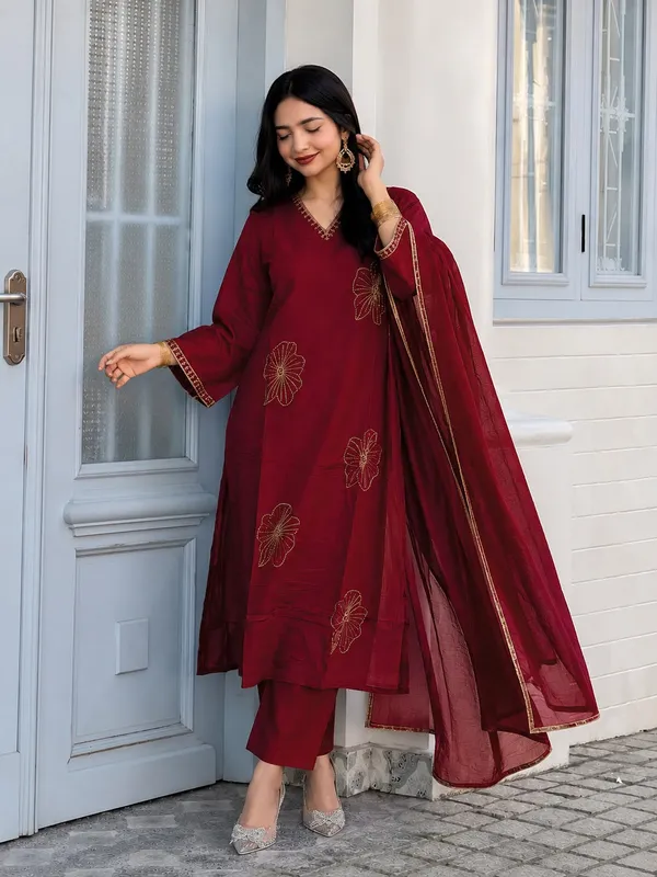Maroon_Roman_Silk_Embroidered_Kurti_Pant_Set_For_Women