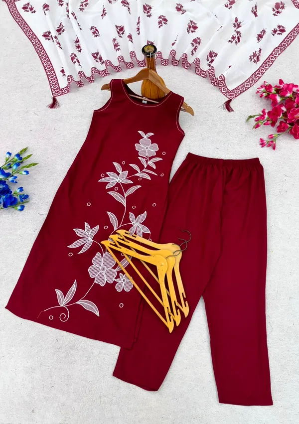 Maroon_Rayon_Embroidered_Kurti_Pant_Set_For_Women