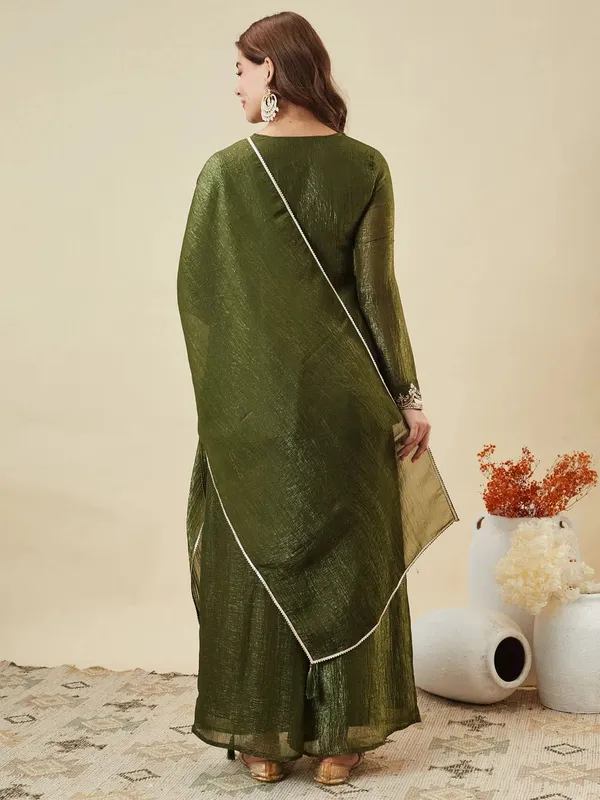 Green_Crunchy_Silk_Embroidered_Kurti_Pant_Set_For_Women