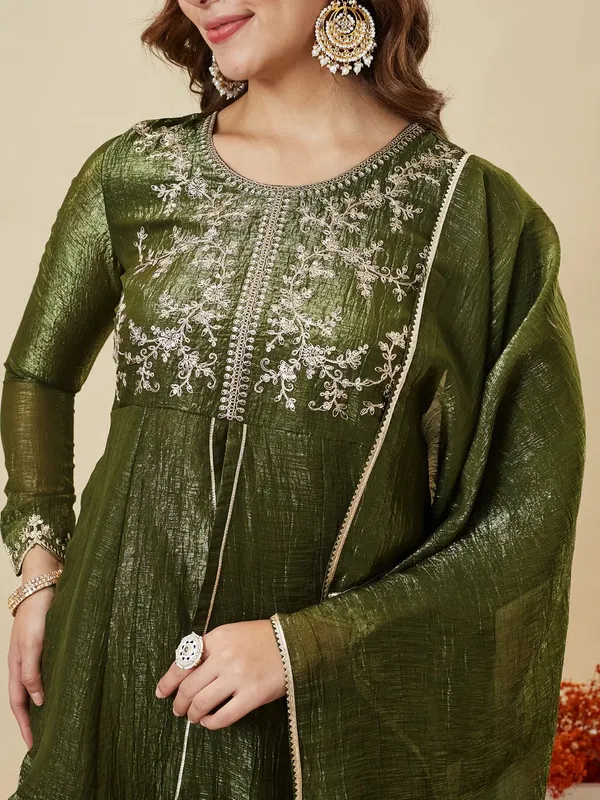 Green_Crunchy_Silk_Embroidered_Kurti_Pant_Set_For_Women