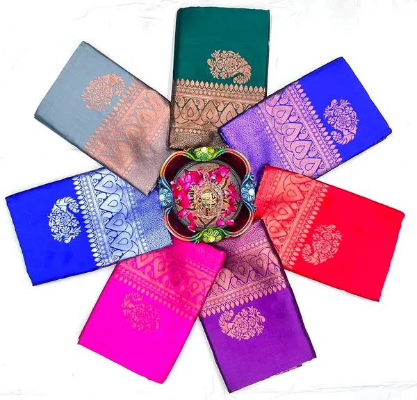 Green_Cotton_Silk_Banarasi_Paisley_Woven_Regular_Saree_For_Women