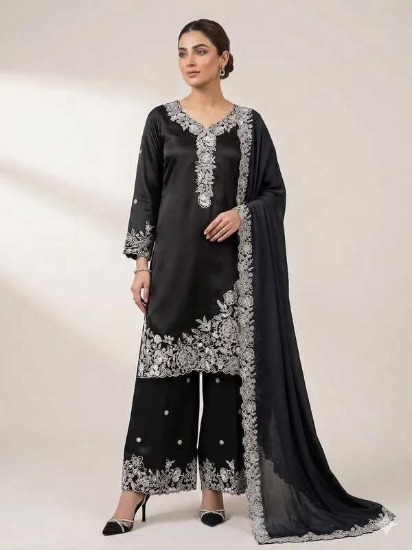 Black_Color_Pakistani_Suit_In_Crape_FAbric