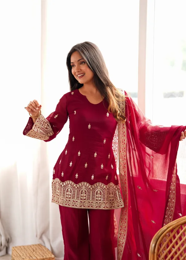 Crunchy_Silk_Fabric_With_Embroidery_Sequence,_Dori_And_Jari_Work,Top_With_Dupatta_Set_Bell_Bottom_Pent_Ready_To_Wear