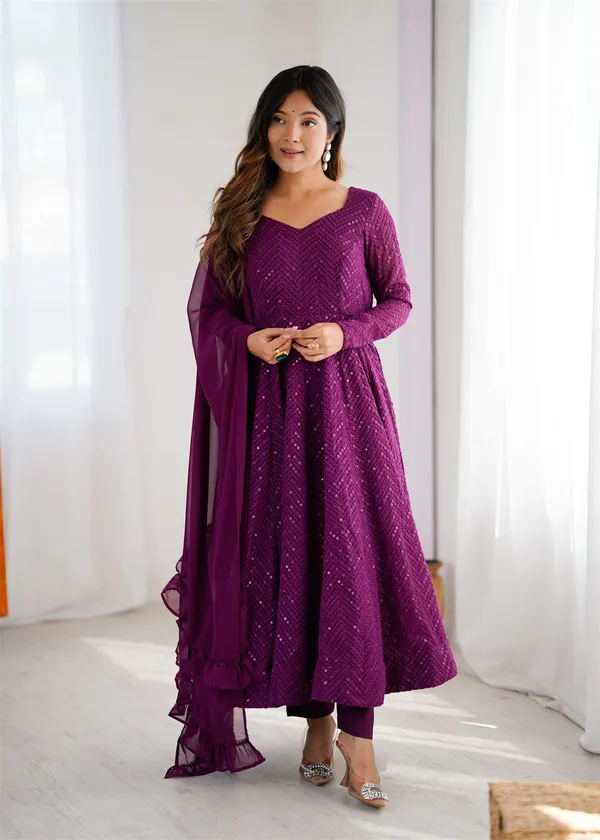 Fully_Flare_Kali_Pattern_And_Canvas_Patta_With_Dupatta_Set_Pent_Ready_To_Wear