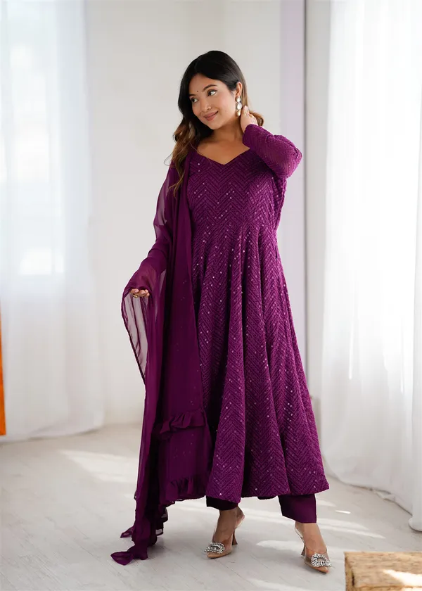 Fully_Flare_Kali_Pattern_And_Canvas_Patta_With_Dupatta_Set_Pent_Ready_To_Wear