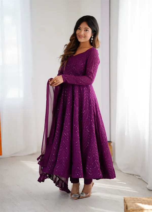 Fully_Flare_Kali_Pattern_And_Canvas_Patta_With_Dupatta_Set_Pent_Ready_To_Wear