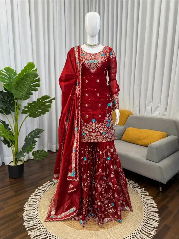 Maroon_Red_Color_PAkistani_Suit_in_Silk_Fabric