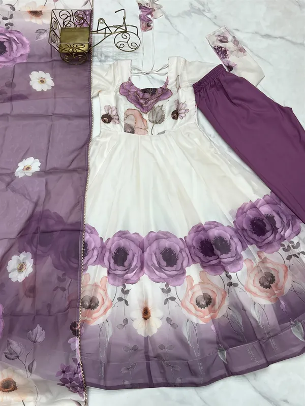 Organja_Silk_Fabric_Fully_Flair_Kali_Pattern_And_Canvas_Patta_With_Dupatta_Set_Pent_Ready_To_Wear