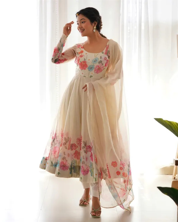 Organja_Silk_Fabric_Fully_Flair_Kali_Pattern_And_Canvas_Patta_With_Duppta_Set_Pent_Ready_To_Wear