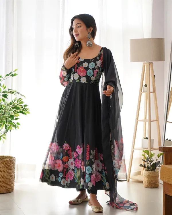 Organja_Silk_Fabric_Fully_Flair_Kali_Pattern_And_Canvas_Patta_With_Duppta_Set_Pent_Ready_To_Wear
