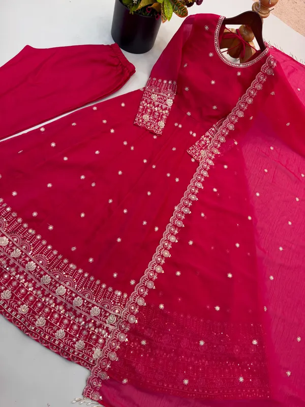 Pink_Color_Beautiful_Anarakli_Dress_in_Crunchy_Silk_FAbric