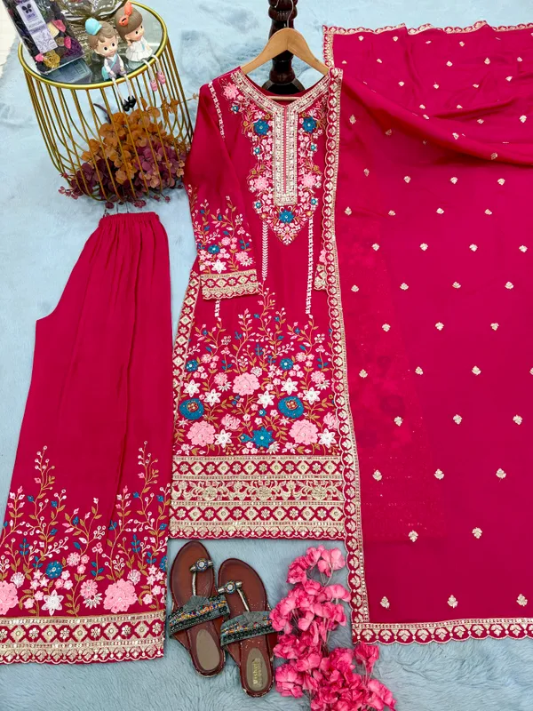 Pink_Color_Beautiful_Partywear_Pakistani_Suit_in_Chinon_Silk_Fabric