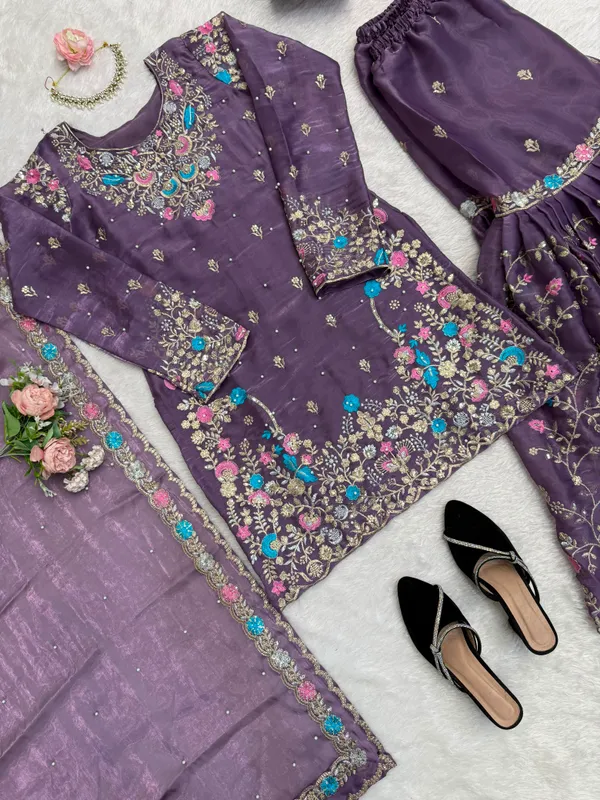 Purple_Color_Pakistani_Dress_in_Silk_Fabric