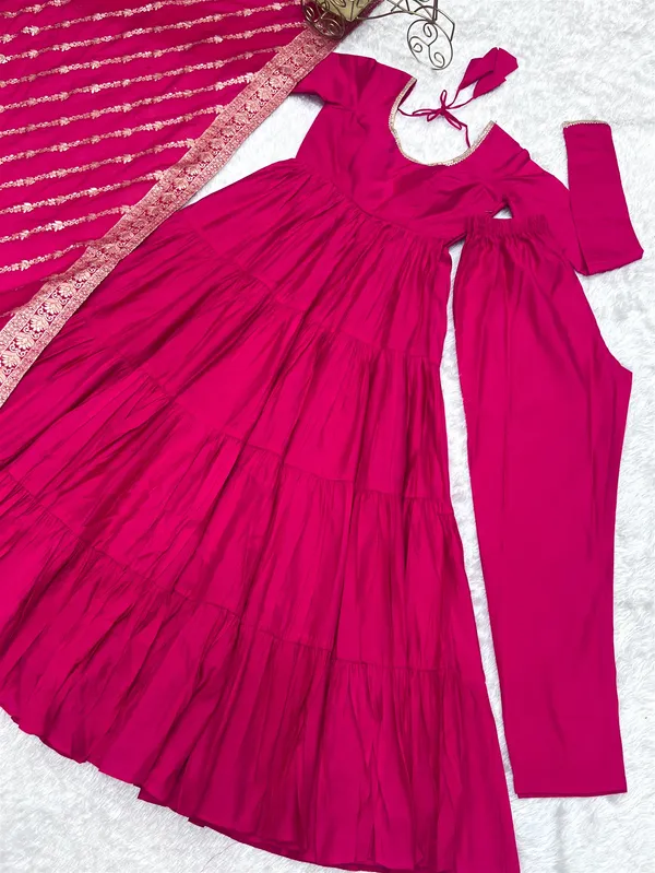 Roman_silk_Chanderi_Fabric_Fully_Flair_Anarkali_With_Dupatta_Set_Pent_Ready_To_Wear