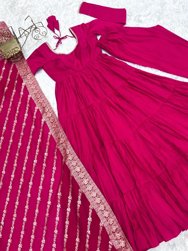 Roman_silk_Chanderi_Fabric_Fully_Flair_Anarkali_With_Dupatta_Set_Pent_Ready_To_Wear