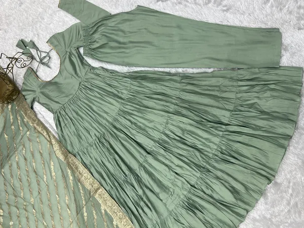 Roman_silk_Chanderi_Fabric_Fully_Flair_Anarkali_With_Duppta_Set_Pent_Ready_To_Wear