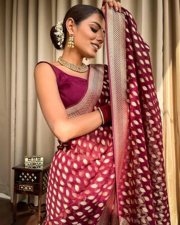 Maroon_Silk_Blend_Self_Design_Banarasi_Saree_For_Women