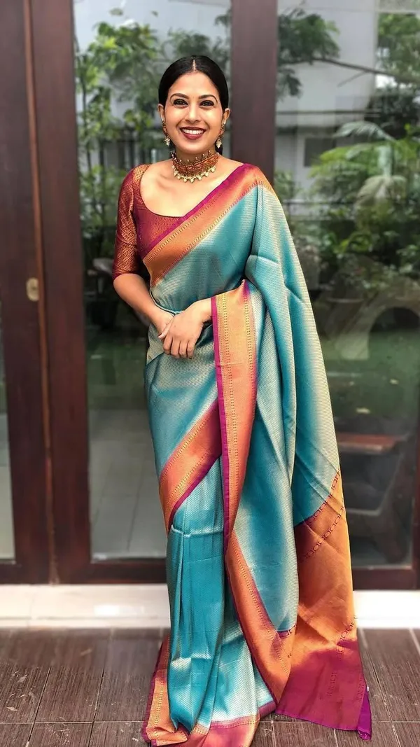 Blue_Silk_Blend_Woven_Banarasi_Jacquard_Saree_For_Women