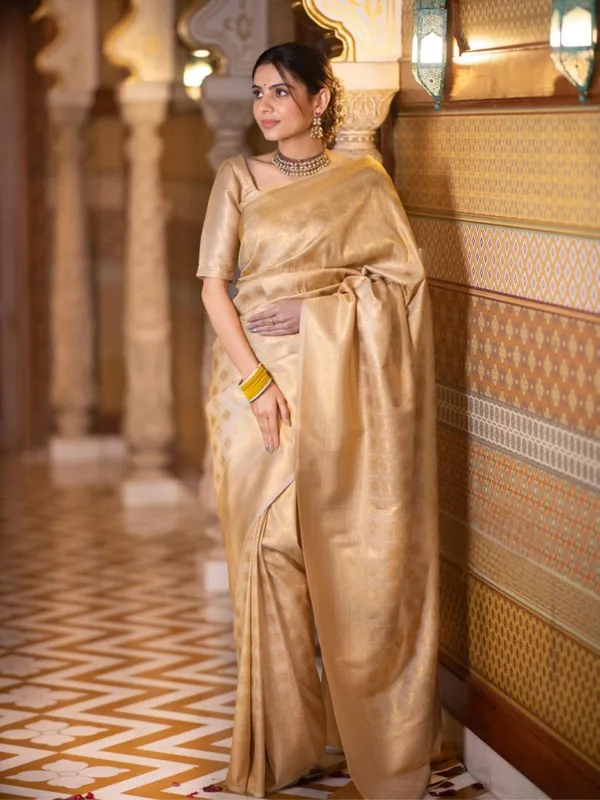 Cream_Silk_Blend_Woven_Banarasi_Saree_For_Women