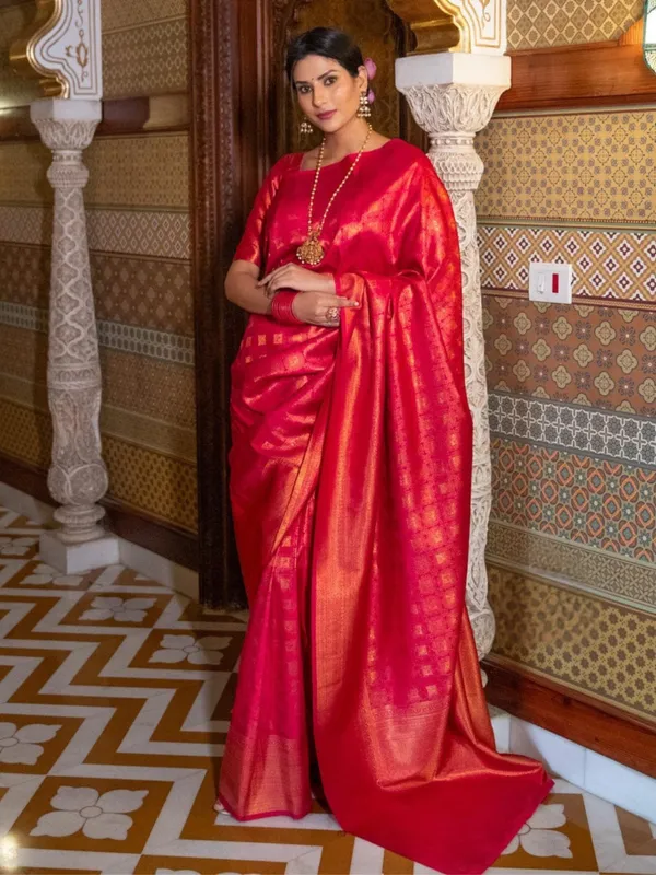 Red_Silk_Blend_Woven_Banarasi_Saree_For_Women
